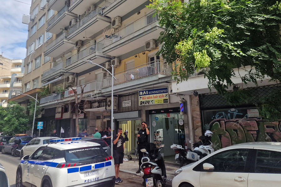 Θεσσαλονίκη: Γυναίκα σκοτώθηκε πέφτοντας από τον πέμπτο όροφο πολυκατοικίας
