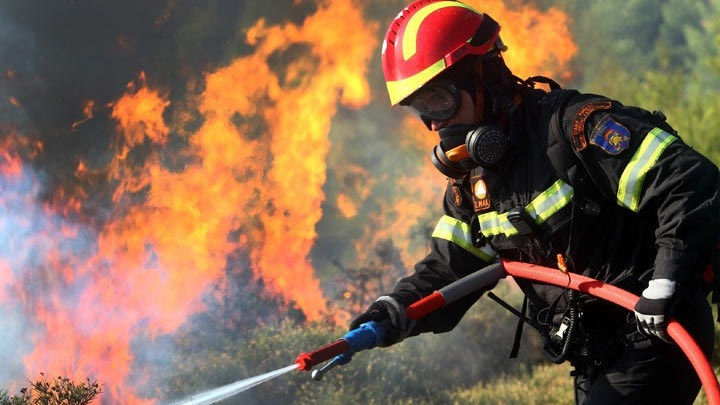 Υψηλός κίνδυνος πυρκαγιάς σε Χανιά και Λασίθι