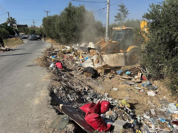 Καθαρισμός και περίφραξη χώρων ανεξέλεγκτης εναπόθεσης ογκωδών αντικείμενων στο Μαλεβίζι