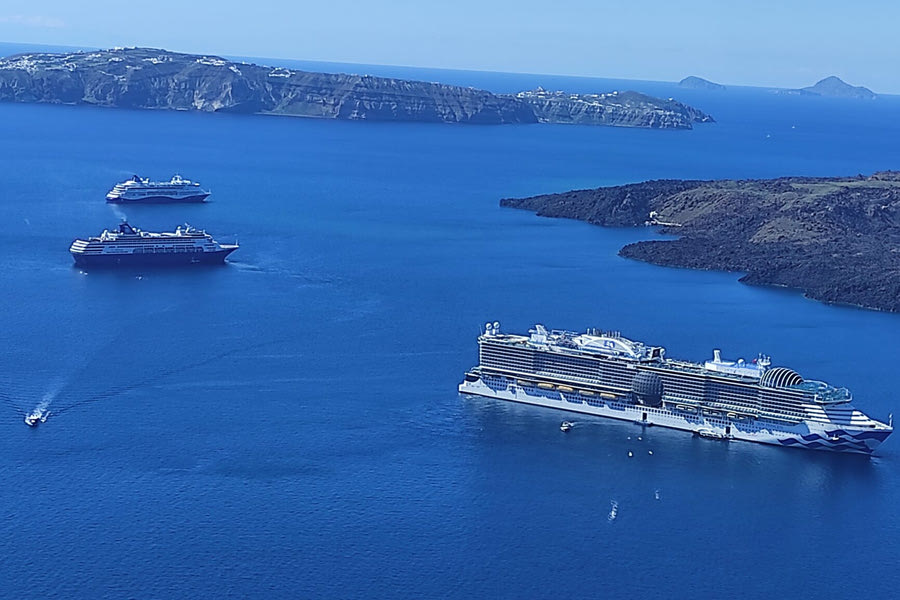 Σαντορίνη: Συνελήφθη πλοίαρχος γιατί απέπλευσε πέντε λεπτά νωρίτερα