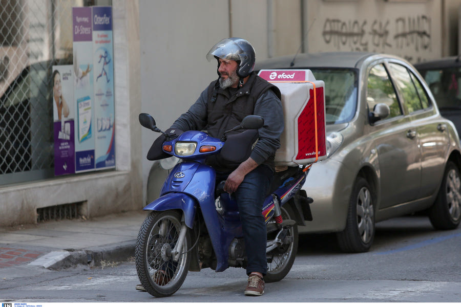 Μέτρα για τον καύσωνα: Τι ισχύει στον ιδιωτικό τομέα, για τηλεργασία και delivery – Πότε υπάρχει υποχρεωτική παύση εργασιών