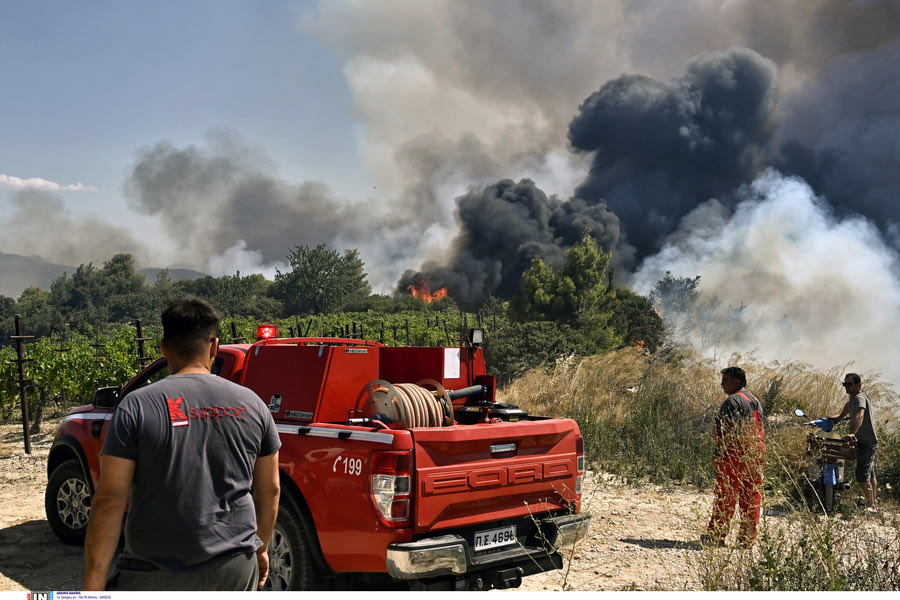 Χωρίς ενεργό μέτωπο η πυρκαγιά στην Στιμάγκα Κορινθίας