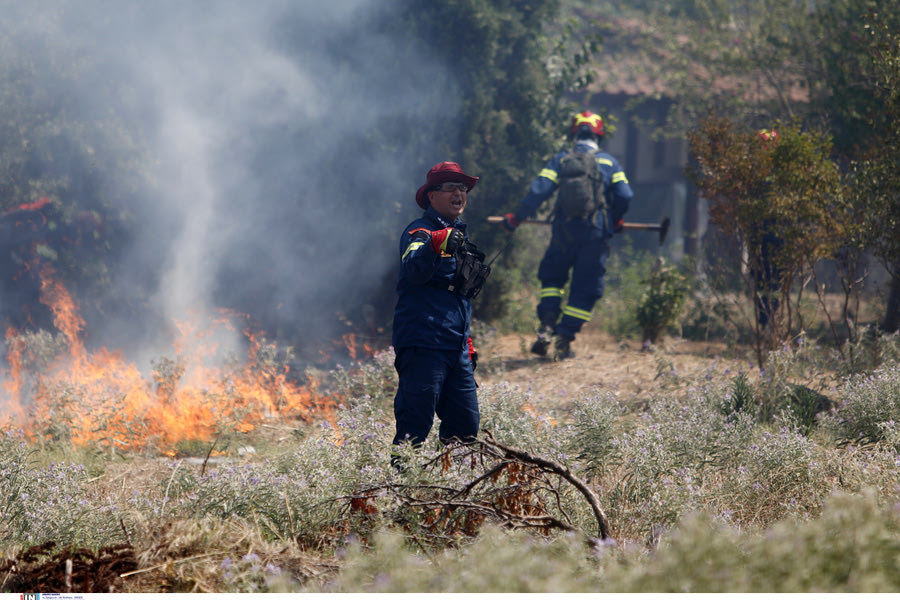 Πολύ υψηλός κίνδυνος πυρκαγιάς την Παρασκευή σε 12 περιοχές