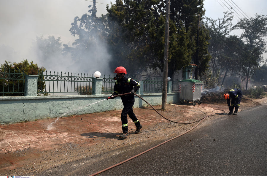 Υπό μερικό έλεγχο η φωτιά στη Θεσσαλονίκη – Χωρίς ενεργό μέτωπο η Τζιά