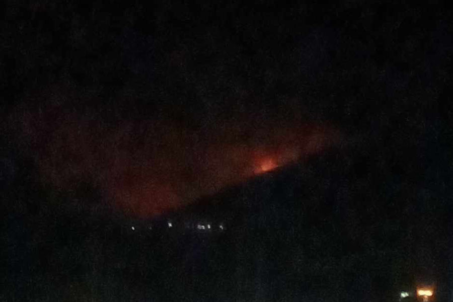 Φωτιά στο Γεράκι Καστελίου- Επιχειρούν μεγάλες δυνάμεις της Πυροσβεστικής