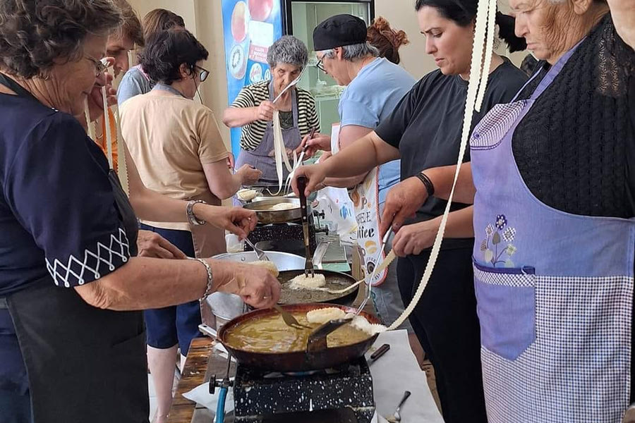 Που φτιάχτηκαν 2500 ξεροτήγανα σε οχτώ ώρες – Δείτε φώτο