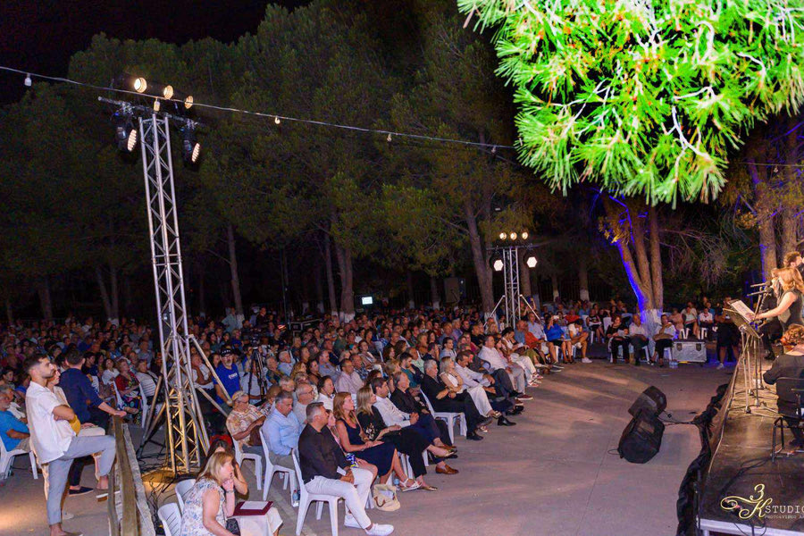 Μια μαγική βραδιά στην Γκουβερνιώτισσα κάτω από το φεγγάρι