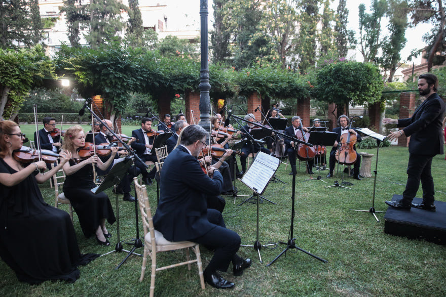 Πενήντα χρόνια από την αποκατάσταση της δημοκρατίας: Ανοιχτοί για το κοινό οι κήποι του Προεδρικού Μεγάρου