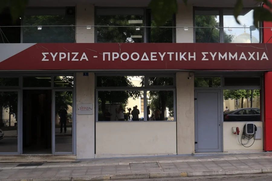 ΣΥΡΙΖΑ για εξαήμερη εργασία: «Ο κ. Μαρινάκης παραδέχτηκε ότι άνοιξε η κερκόπορτα για ευρεία εφαρμογή της αντεργατικής ρύθμισης»