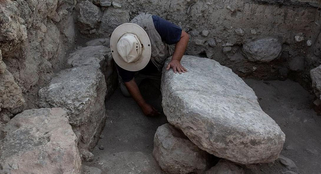 Αρχαιολόγοι εικάζουν ότι ανακάλυψαν αρχαίο κειμήλιο που συνδέεται με τον Μωυσή και τις Δέκα Εντολές