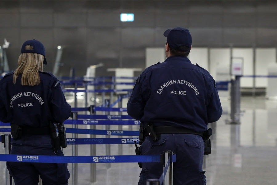 Συνελήφθησαν δύο άτομα που καταζητούνταν διεθνώς για διακίνηση ναρκωτικών και συνέργεια σε ανθρωποκτονία