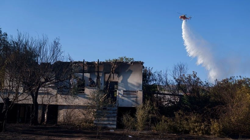 Πυροσβεστική: Πάνω από 30 δασικές πυρκαγιές ξέσπασαν σε ένα 24ωρο