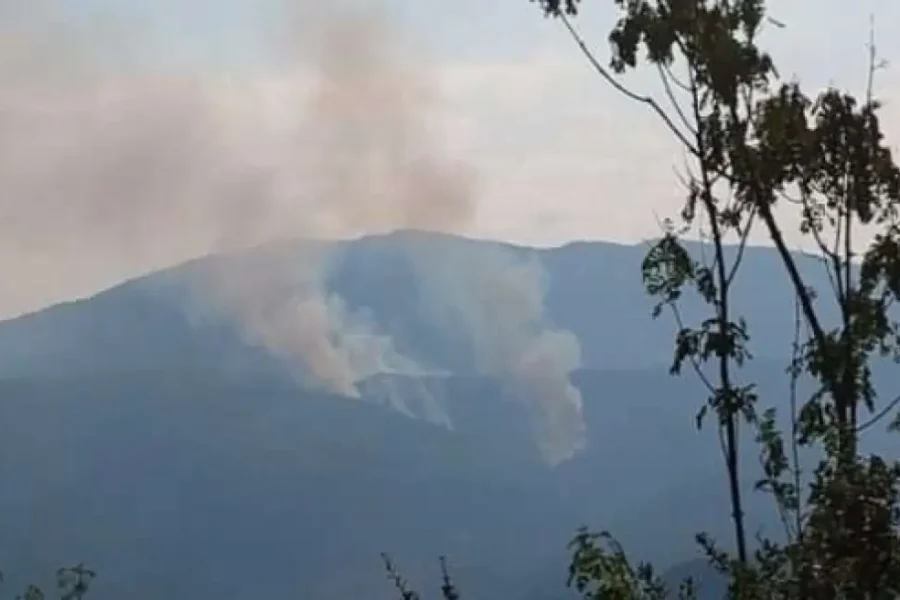 Σε εξέλιξη παραμένουν οι φωτιές στο Φαλακρό της Δράμας και στο όρος Πάικο Πέλλας