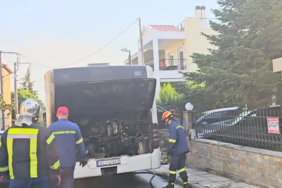 Κατασβέστηκε φωτιά που ξέσπασε σε λεωφορείο των ΚΤΕΛ στο Ωραιόκαστρο Θεσσαλονίκης