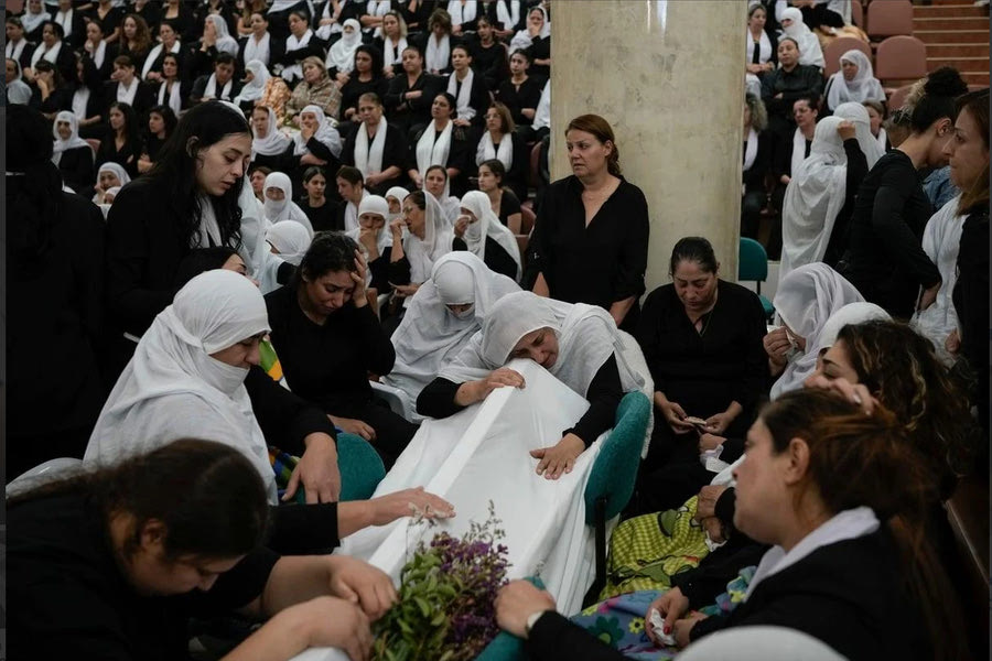 Μέση Ανατολή: Θλίψη και οργή για το μακελειό με τα 12 νεκρά παιδιά – Απάντησε με αντίποινα το Ισραήλ, απειλεί η Χεζμπολάχ