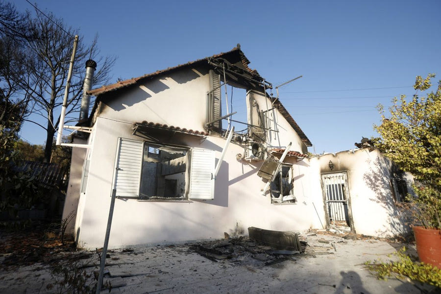 Φωτιά στην Αττική: Νέες προσαγωγές Ρομά στην Πεντέλη για πλιάτσικο στα καμένα