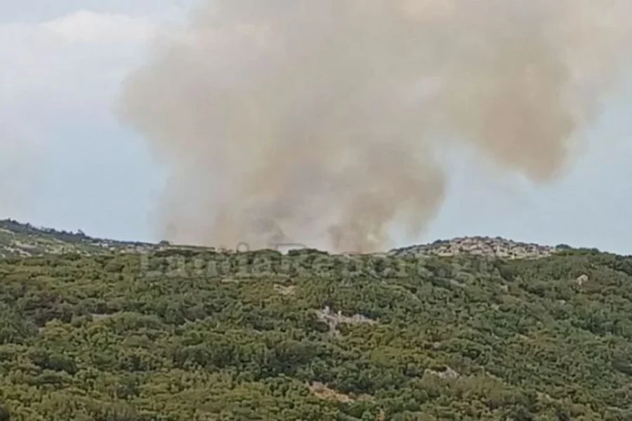 Φωτιά από κεραυνό στο Λογγίτσι Φθιώτιδας – Ξέσπασε σε δύσβατο σημείο