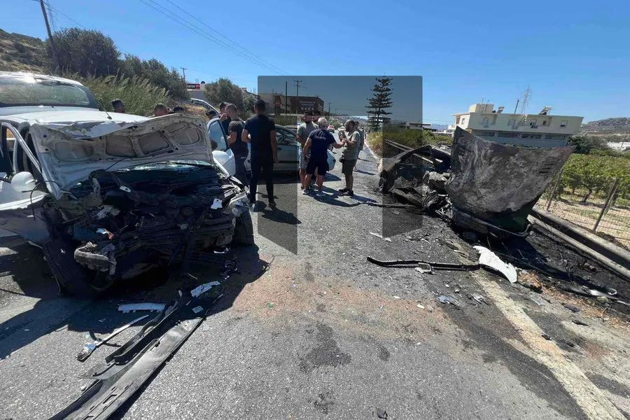 Ηράκλειο: Σοκάρουν οι φωτογραφίες από το τροχαίο στις Μαλάδες –  διασωληνωμένος ένας 23χρονος