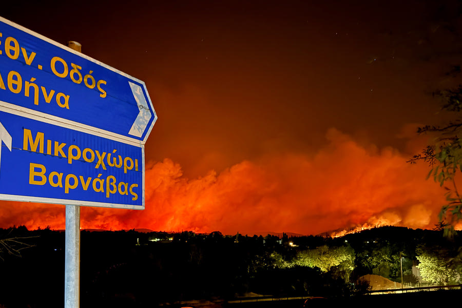 Φωτιά στον Βαρνάβα: Άνοιξε το ΟΑΚΑ για τους κατοίκους των περιοχών που εκκενώθηκαν