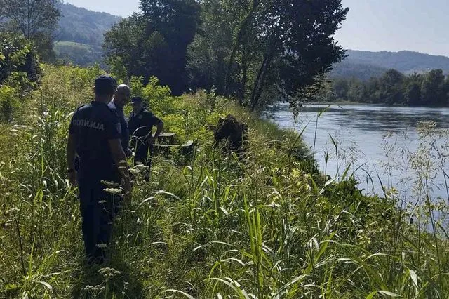 Ποταμός Δρίνος: Ναυάγιο σκάφους με εννέα νεκρούς