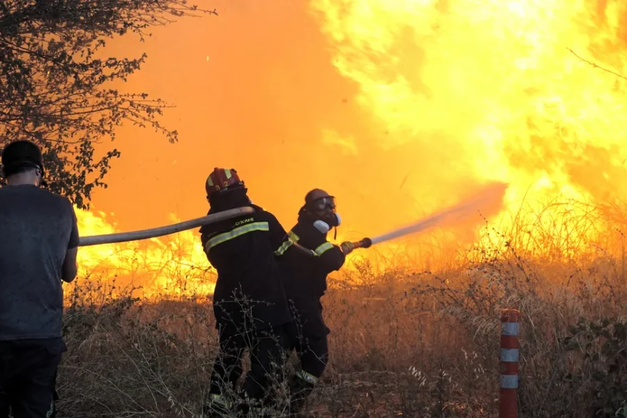 DW: Οι πυρκαγιές στην Ελλάδα δεν είναι μεμονωμένη περίπτωση -Η Ευρώπη θερμαίνεται με τον πιο γρήγορο ρυθμό