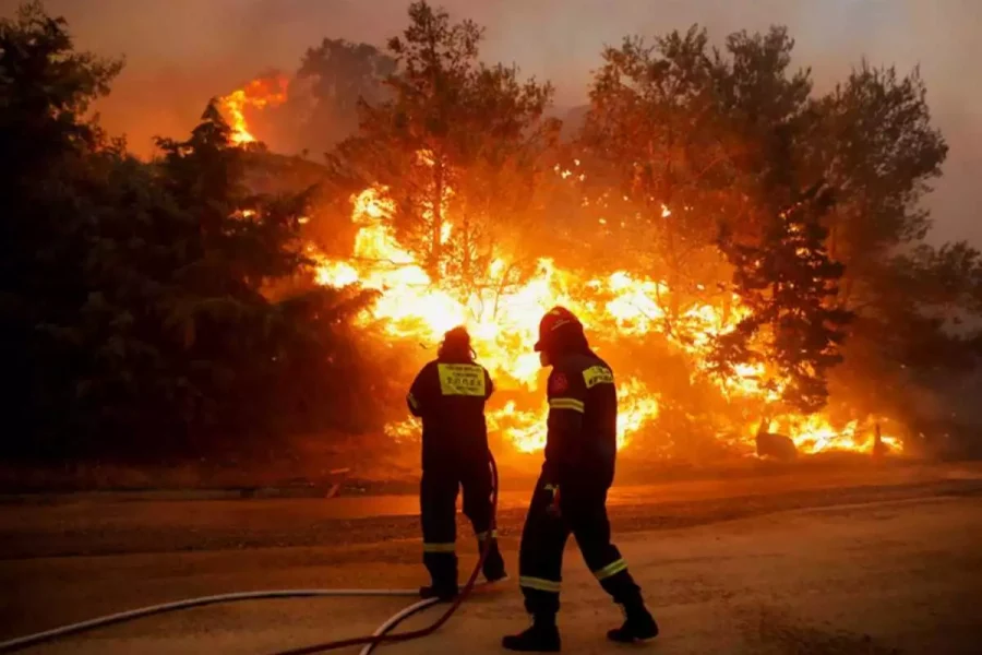 Θεσπρωτία: Εκδήλωση φωτιάς στα ελληνοαλβανικά σύνορα – Ήχησε το 112