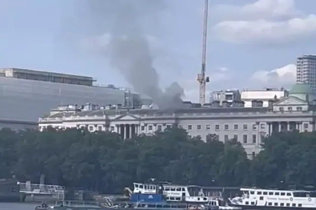 Βρετανία: Φωτιά στο Somerset House στο Λονδίνο