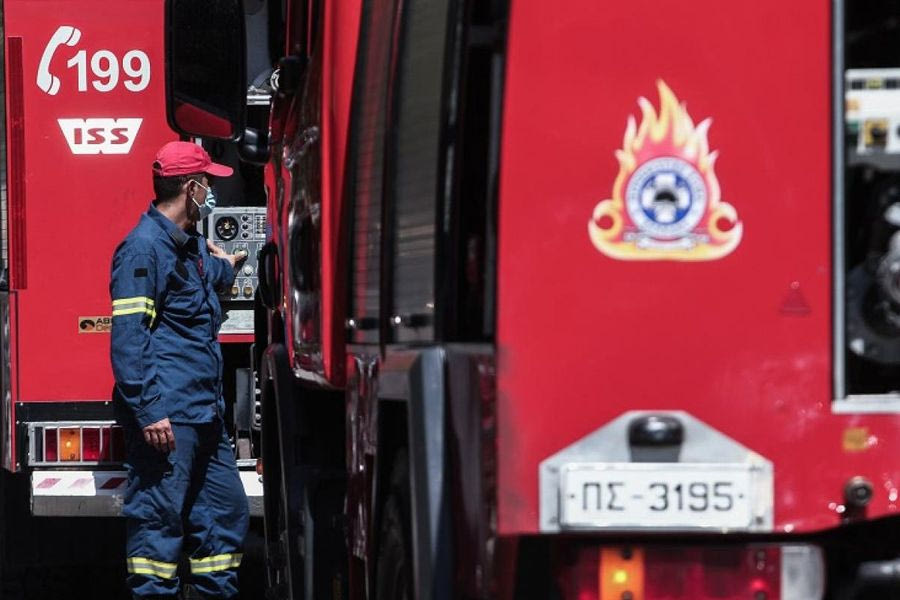 Φωτιά στο δρόμο Μοίρες – Τυμπάκι κινητοποίησε την Πυροσβεστική