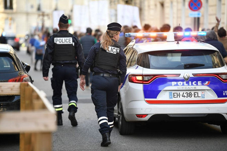 Γαλλία: Στη δημοσιότητα φωτογραφία υπόπτου για την έκρηξη σε συναγωγή