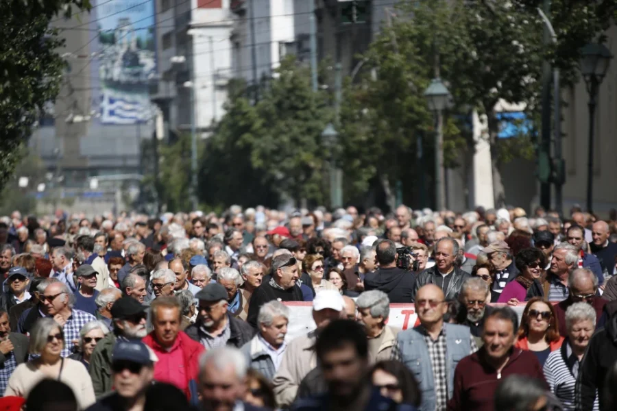 Οι 7 αλλαγές που αναμένονται στις συντάξεις το φθινόπωρο