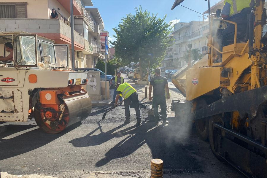 Συνεχίζονται τα έργα ασφαλτοστρώσεων στο Δήμο Ηρακλείου