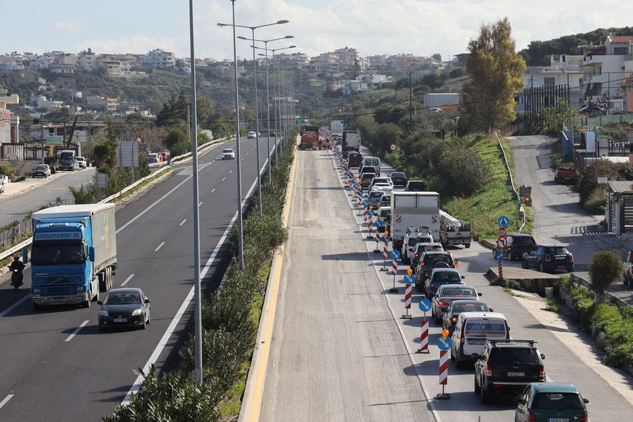 Κυκλοφοριακό “έμφραγμα” στον ΒΟΑΚ έπειτα από τροχαίο