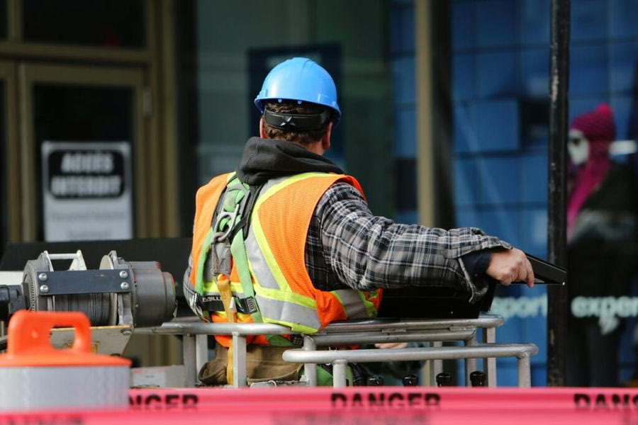 Μισθοί: Τι θα αλλάξει μετά τις εξαγγελίες της Κυβέρνησης στη ΔΕΘ