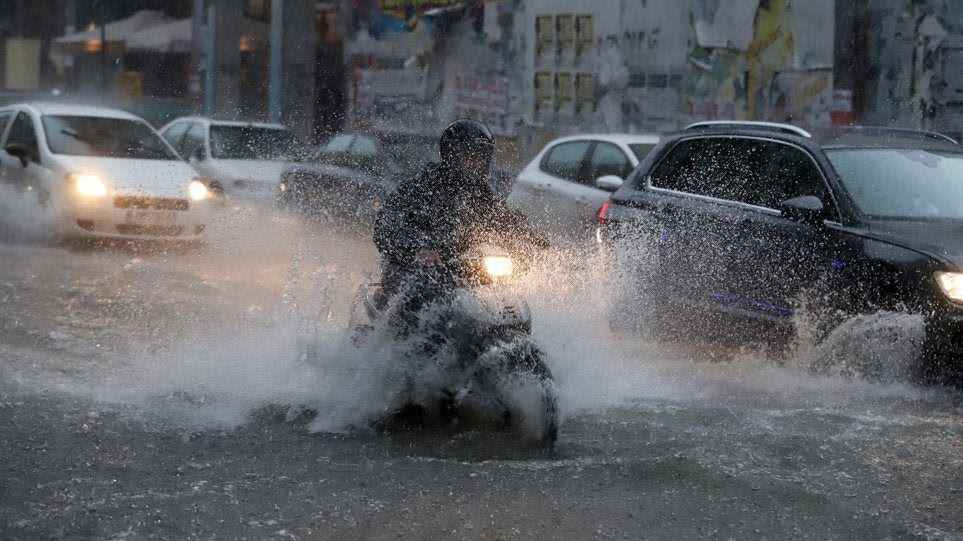 Κακοκαιρία “Atena”: Οι 5 περιοχές που θα “χτυπήσει” σήμερα – η πρόγνωση μέχρι το τέλος της εβδομάδας