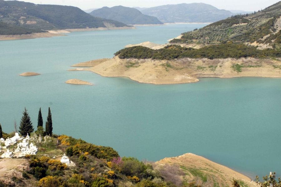 Λίμνη Κρεμαστών: Συναγερμός από τον εντοπισμό πτώματος γυναίκας