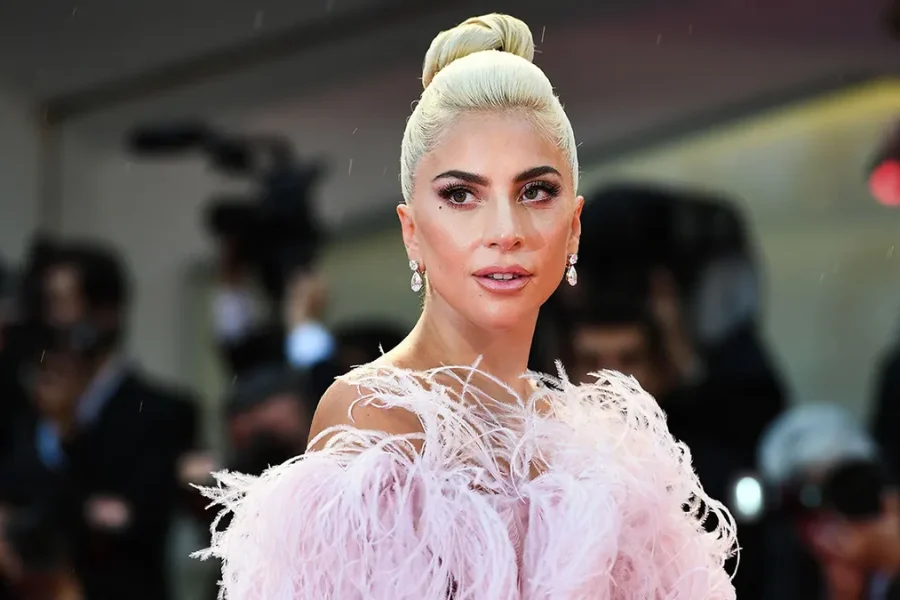 Γιατί η Lady Gaga δεν διέψευσε ποτέ τις φήμες ότι «είναι άντρας»