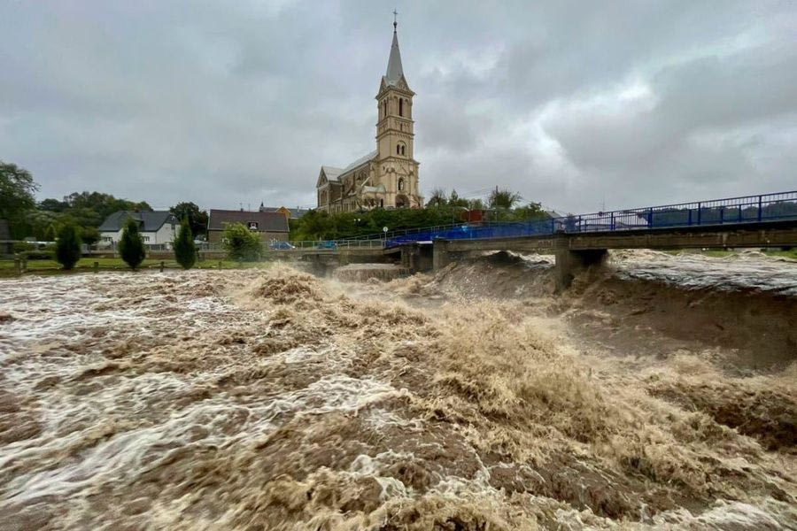 Ξεχείλισαν ποταμοί στην κεντρική Ευρώπη, αυξάνεται ο απολογισμός των νεκρών