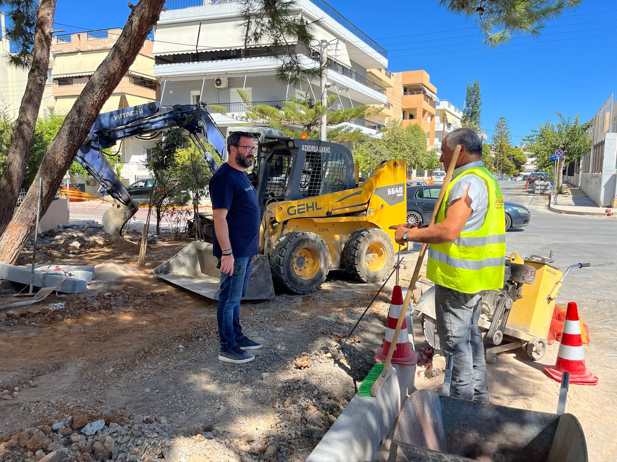 Προχωρούν οι εργασίες κατασκευής πεζοδρομίων στην πόλη του Ηρακλείου