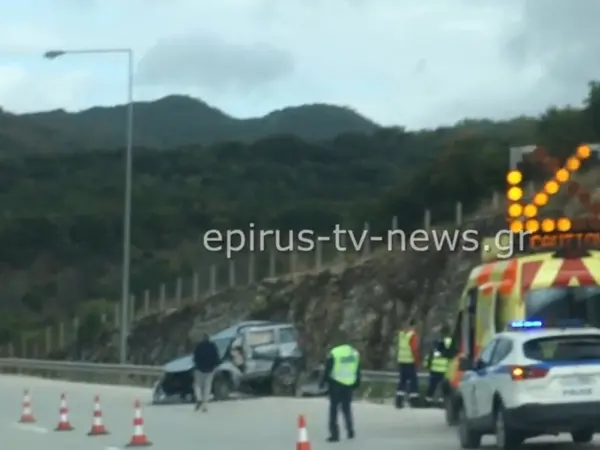 Νεκρή 52χρονη σε τροχαίο στην Εγνατία Οδό: Σώθηκε ο 20χρονος γιος της