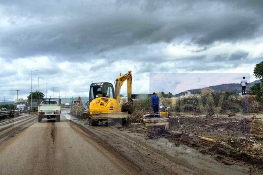 Αιτωλοακαρνανία: Έρευνες για αγνοούμενο άντρα – Εντοπίστηκε το αυτοκίνητό του παρασυρμένο από χείμαρρο