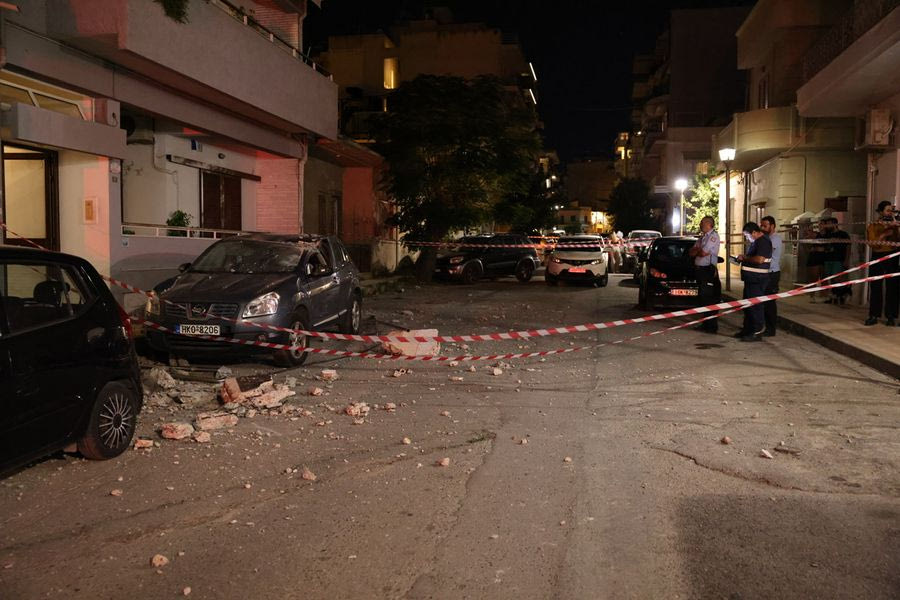 Στο Ηράκλειο πρέπει να περπατάς πάντα με το κεφάλι ψηλά!