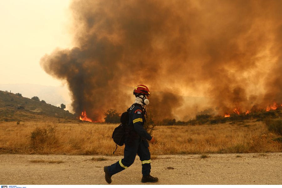 Μάχη σε δύο μέτωπα στην Κορινθία: Εκκενώθηκαν τα Σοφιανά