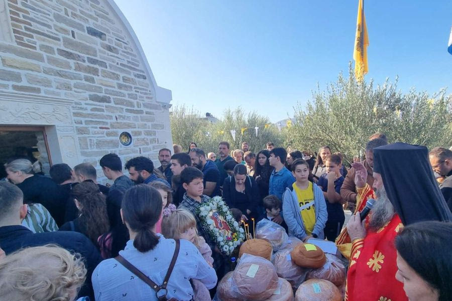 Ανήμερα του Αγίου Δημητρίου εγκαινίασαν ναό του στα Καπαριανά