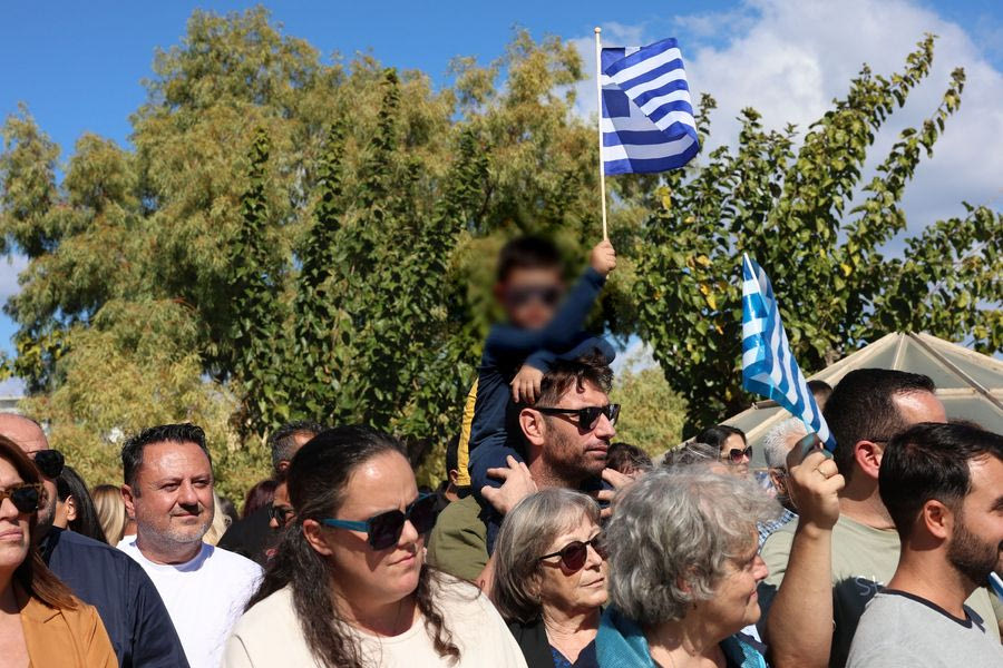 Ηράκλειο: Με λαμπρότητα και σύμμαχο τον καλό καιρό η παρέλαση στο κέντρο της πόλης – φωτογραφίες