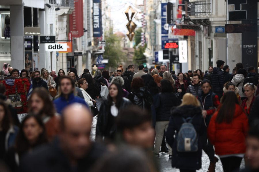 Δημογραφικό: Ο μισός πληθυσμός είναι άνω των 46 ετών – Τι προβλέπει το σχέδιο δράσης της κυβέρνησης