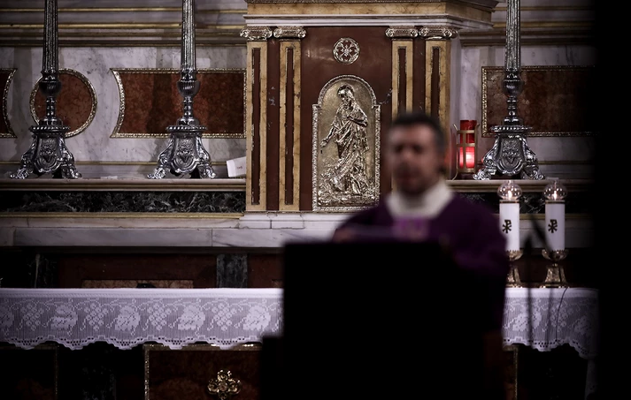 Σκάνδαλο στην Καθολική Εκκλησία: Δεσμεύονται λογαριασμοί εταιρειών και προσώπων