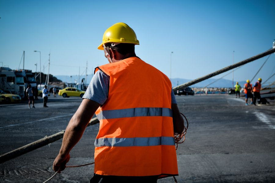 ΣτΕ: Ανοίγει ο δρόμος για την υπαγωγή 600 λιμενεργατών στα βαρέα και ανθυγιεινά