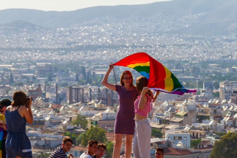 Η Ελλάδα στην κορυφή κατάταξης για τα δικαιώματα της ΛΟΑΤΚΙ κοινότητας, σύμφωνα με τη ΔιαΝΕΟσις