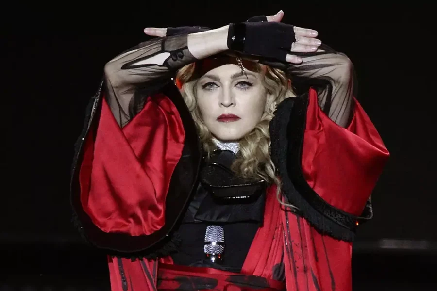 Madonna: Ο σπαρακτικός αποχαιρετισμός στον αδερφό της – «Ξέρω ότι κάπου χορεύει»