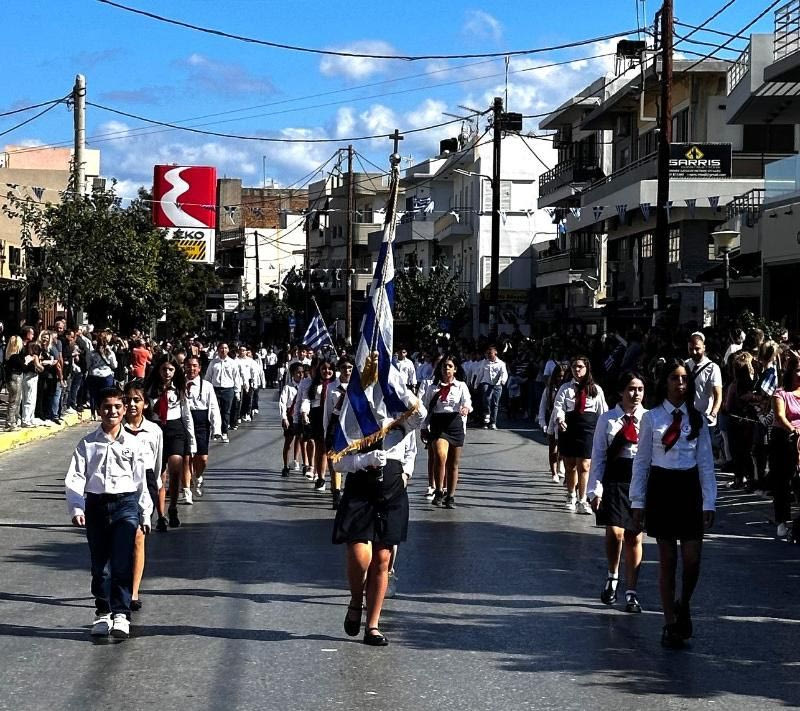 Μαλεβίζι: Πλήθος κόσμου στην παρέλαση στο Γάζι